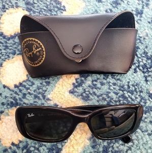 Black Ray-Ban Sunglasses for Women